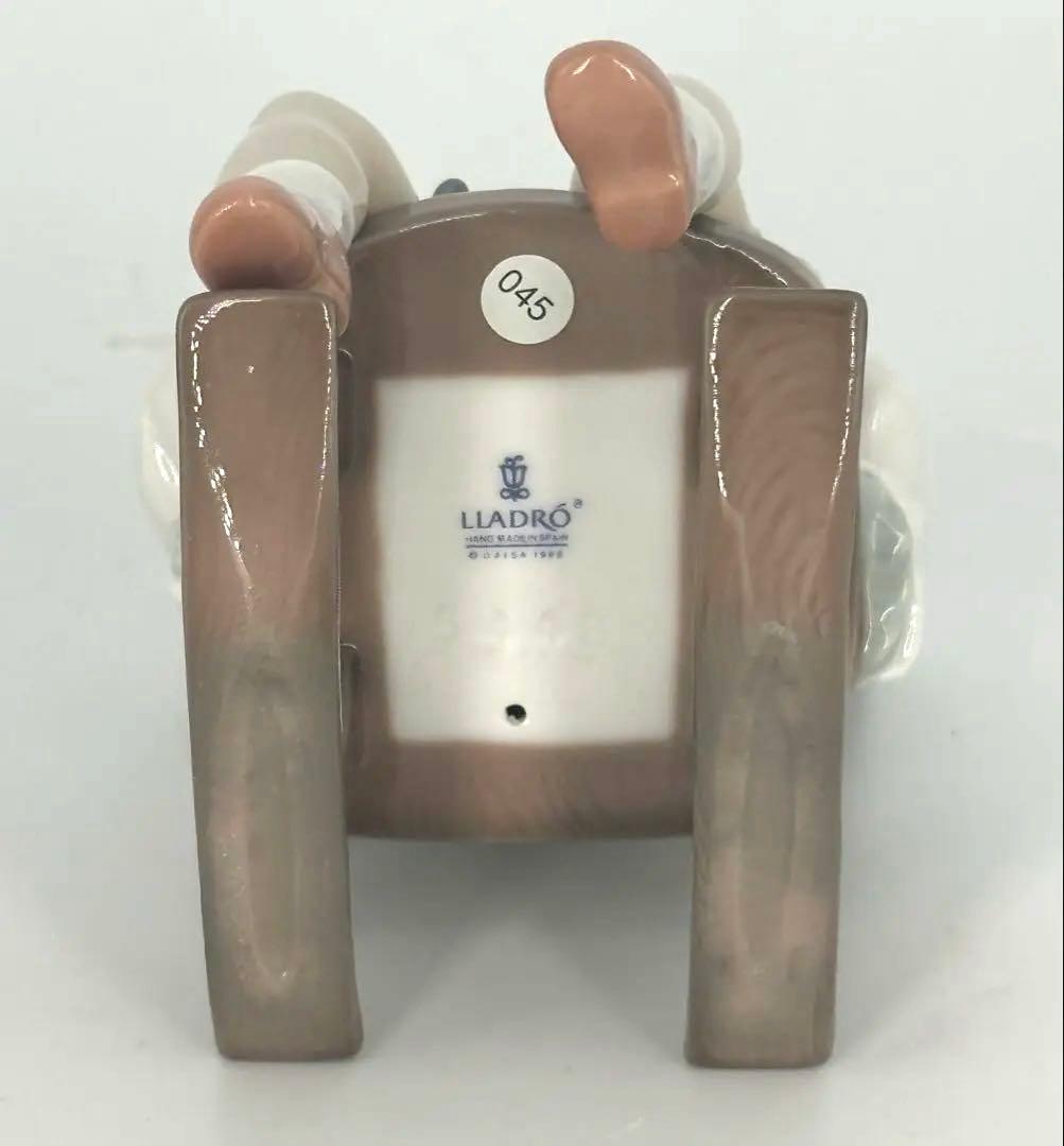 リヤドロ No.5448 「おひるね」 昼寝の時間