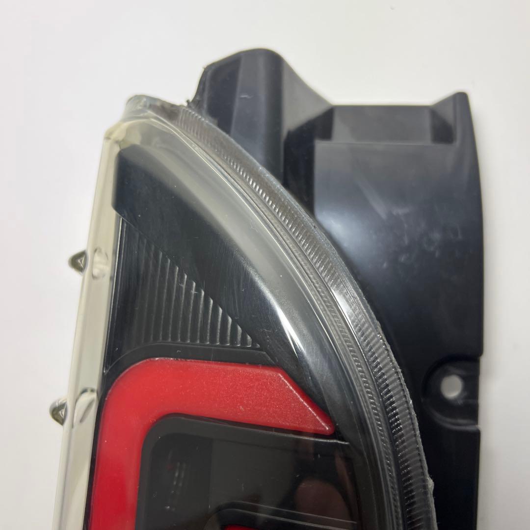 【美品】200系 ハイエース ダブルファイバー LEDテールランプ 左右セット