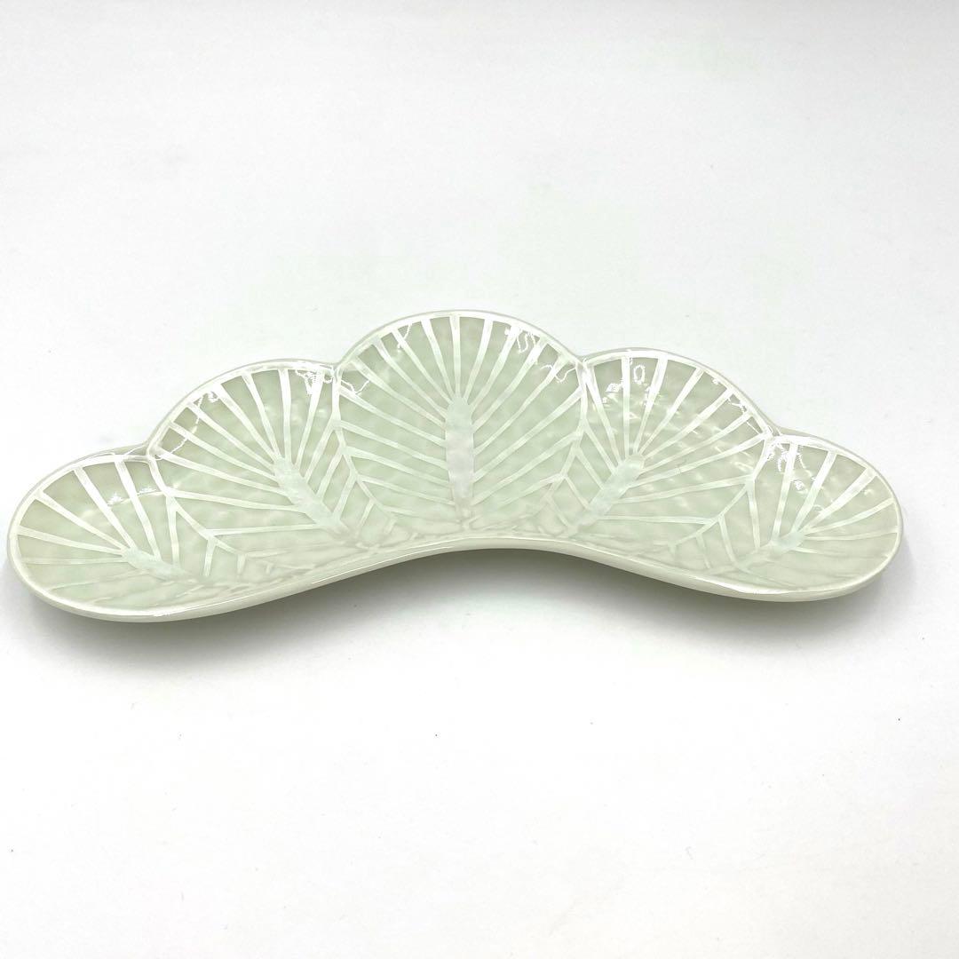 【新品】有田焼幸楽窯　錦銀松葉形前菜皿　縁起物