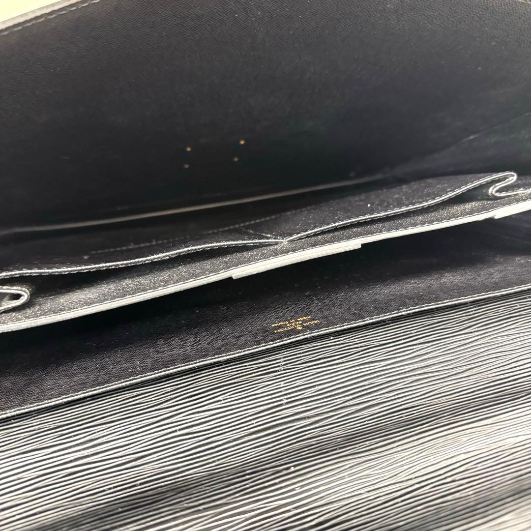 ルイヴィトン　LOUIS VUITTON ビジネスバッグ　エピ　コンセイエ