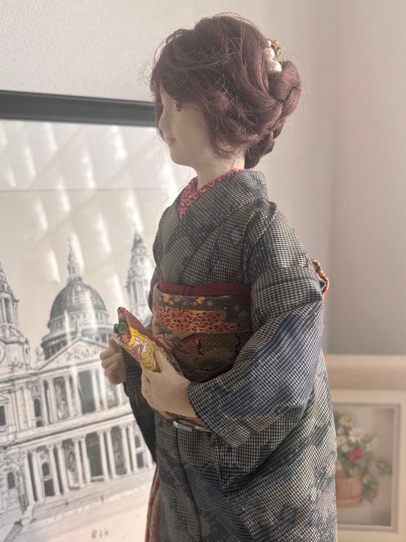 着物を着た人形 「かぐや姫」の帯柄が素敵です