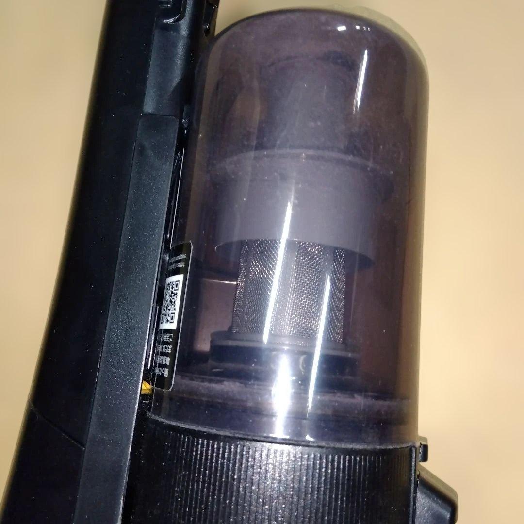 ①シャープ 軽量コードレススティッククリーナーEC-FR7充電器付き23年製