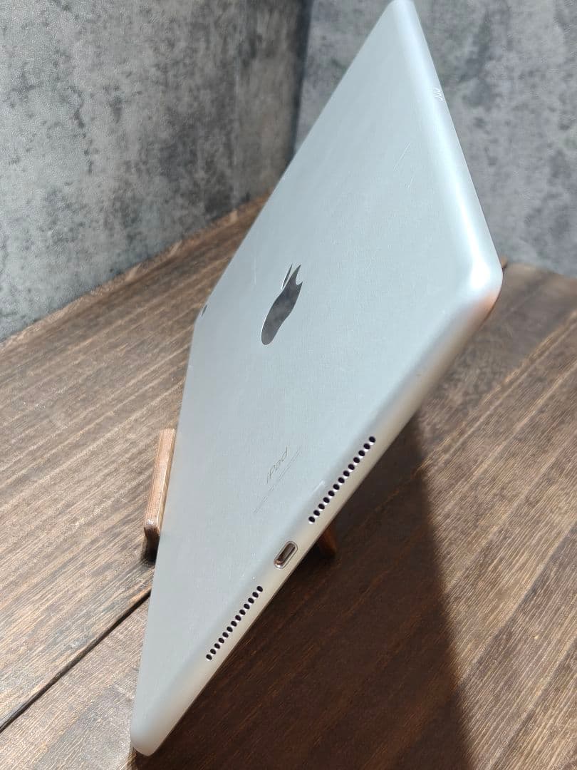 iPad 第8世代 128GB タブレット