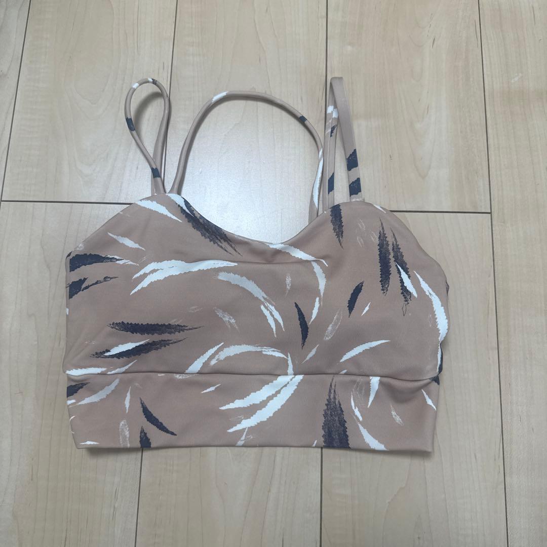 【emmi yoga】leaf柄　セットアップ