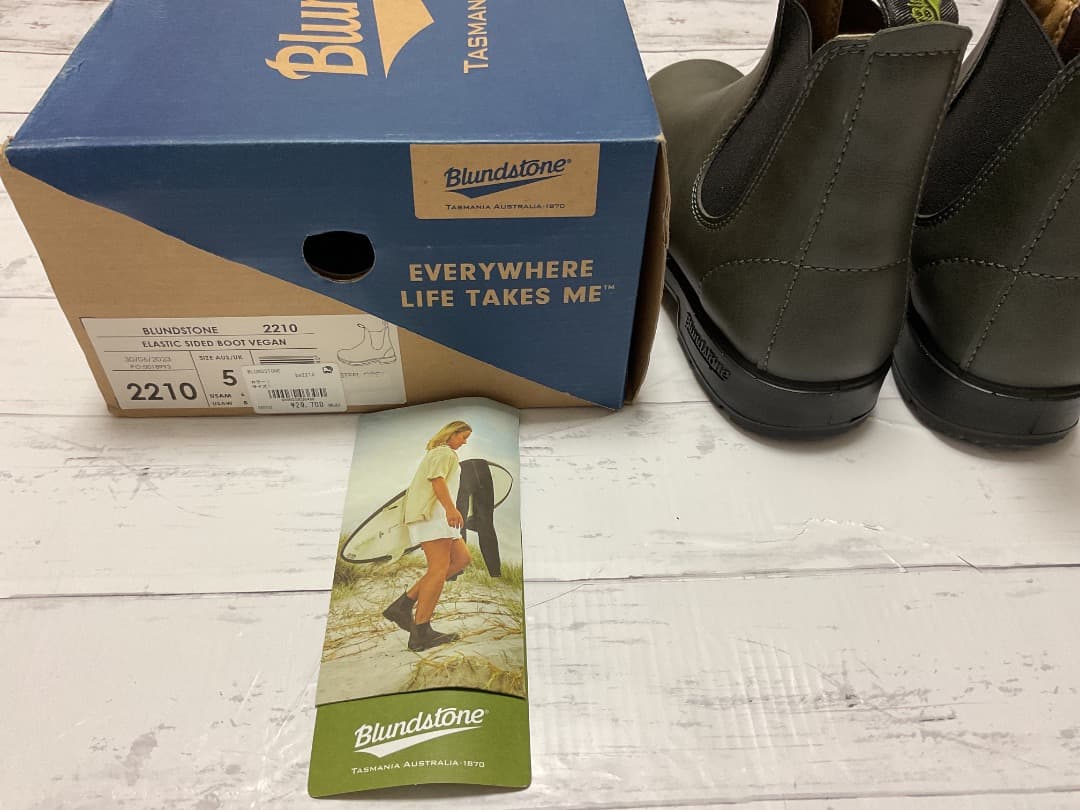 BLUNDSTONE VEGAN サイドゴア　サイズ５　新品未使用