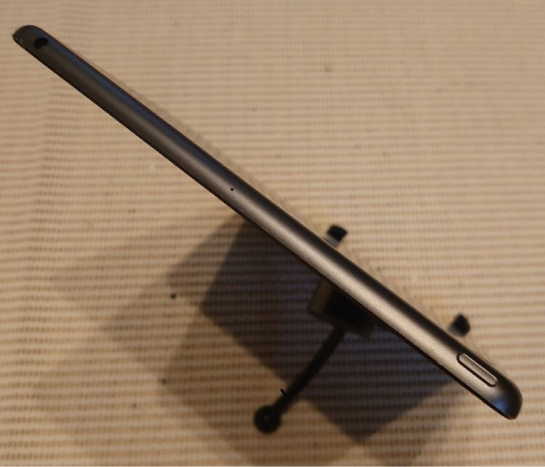 完動品iPad第9世代(A2602)本体64GBグレイ送料込VCW90