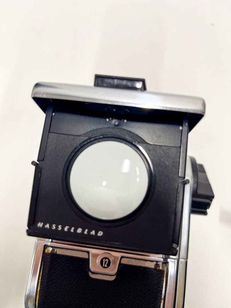 Hasselblad 503CX カメラボディとフィルムマガジンとストラップ