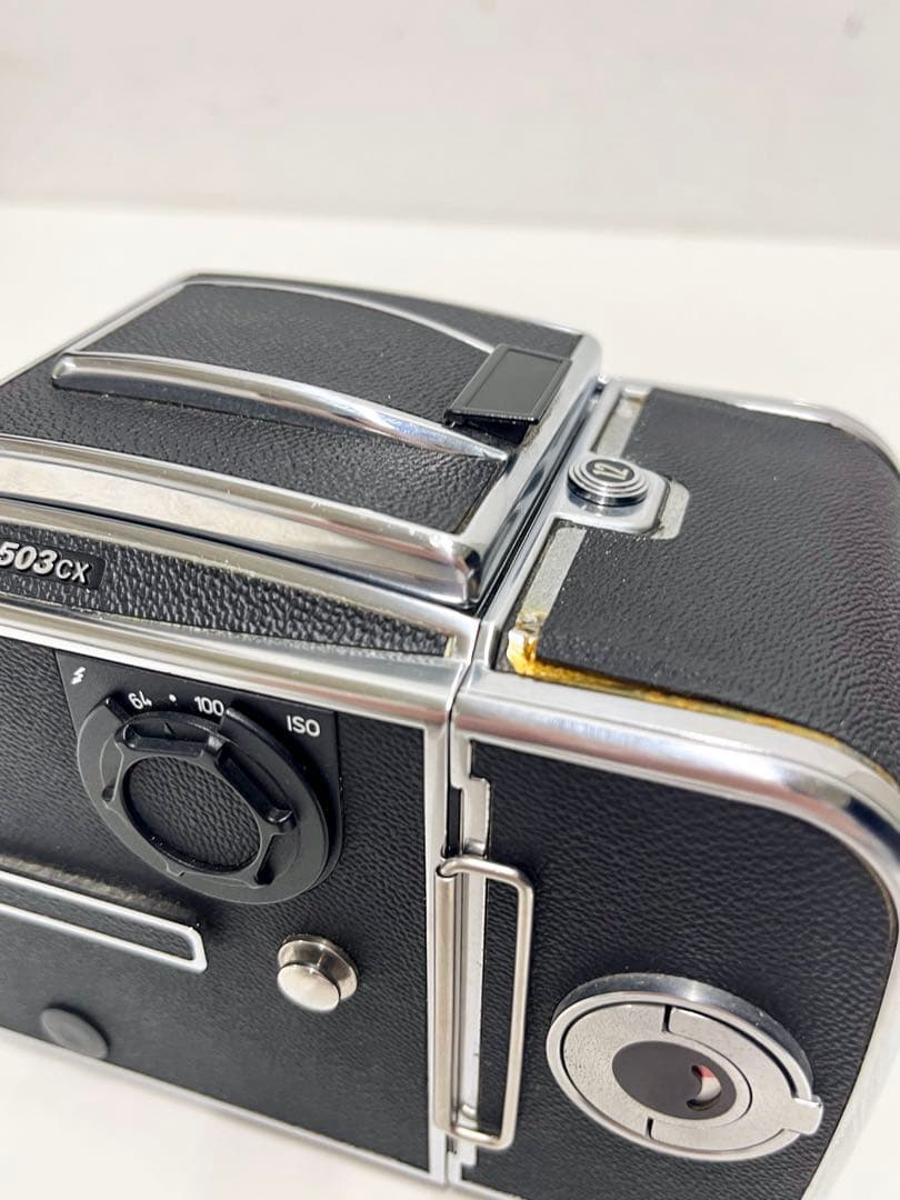 Hasselblad 503CX カメラボディとフィルムマガジンとストラップ