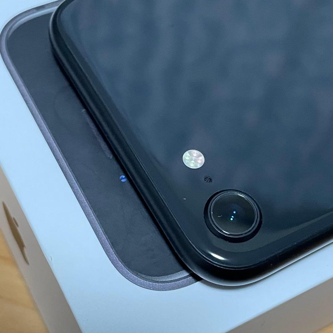 iPhoneSE2 64gb ブラック 本体美品 バッテリー交換必要