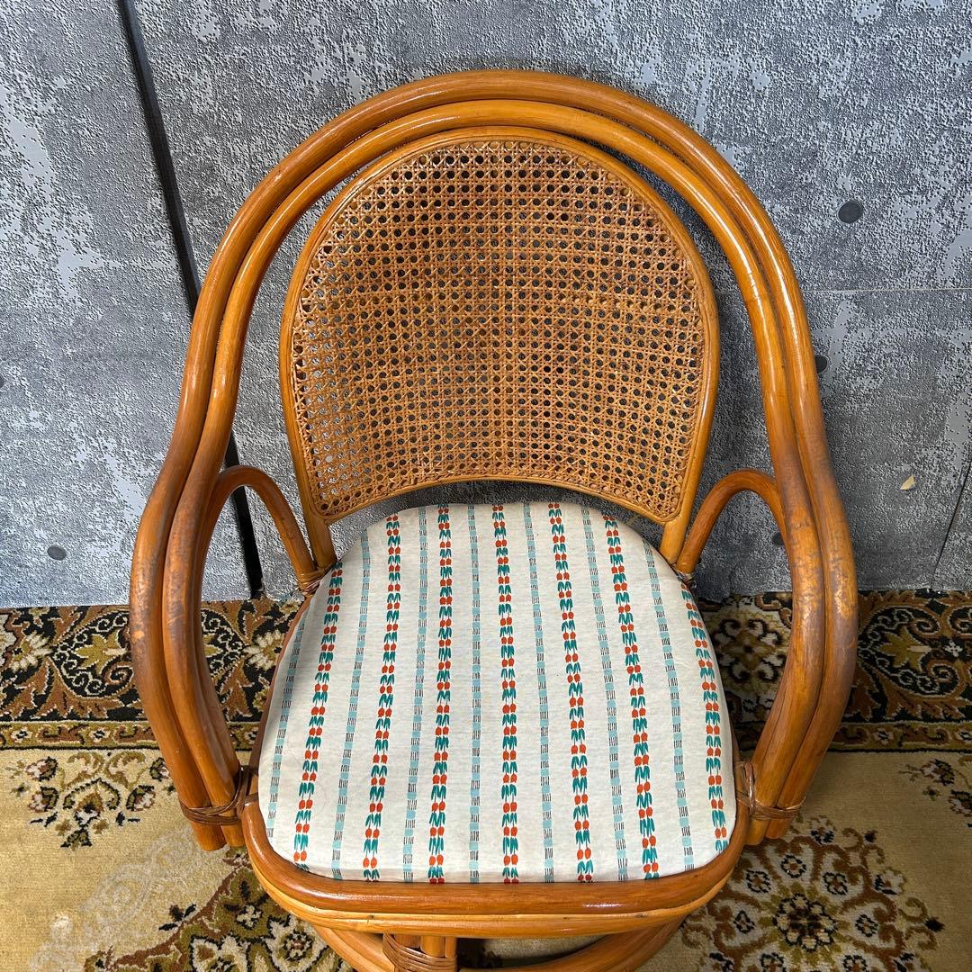 ꧁籐家具꧂回転式ラタン高座椅子&ガラステーブルセット アーム チェア クッション