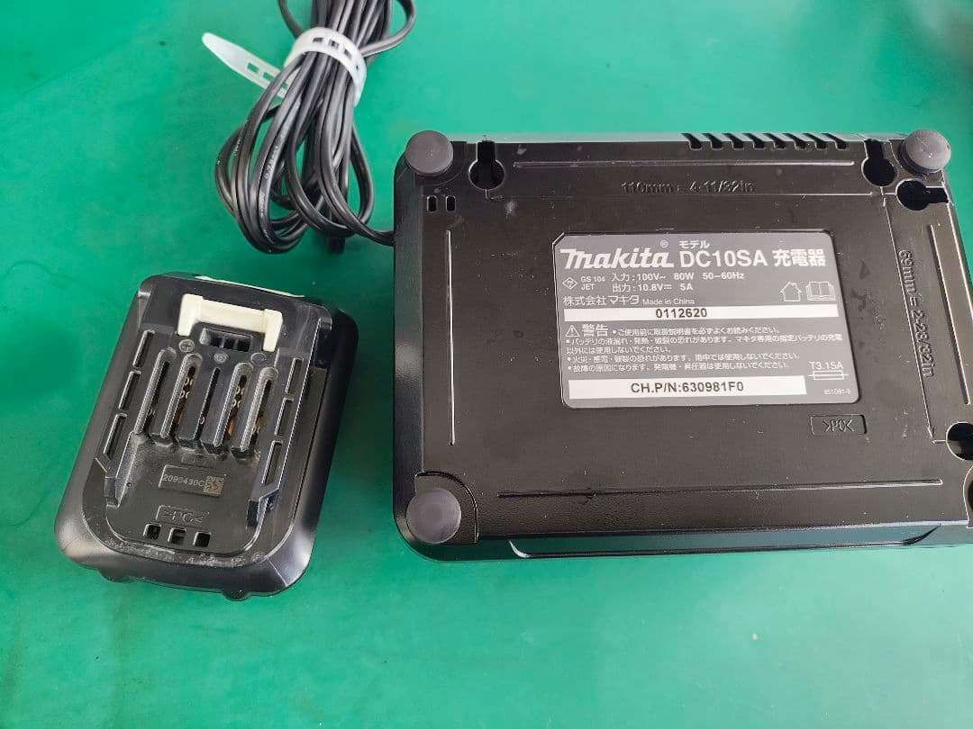 Y*S様 Makita CL107FD ハンディクリーナー 本体バッテリー 充電