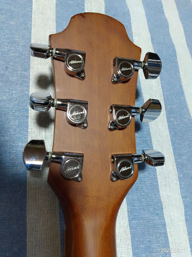 90年代のARIAのABSファイバー・エレ・アコースティックギターAMB-35