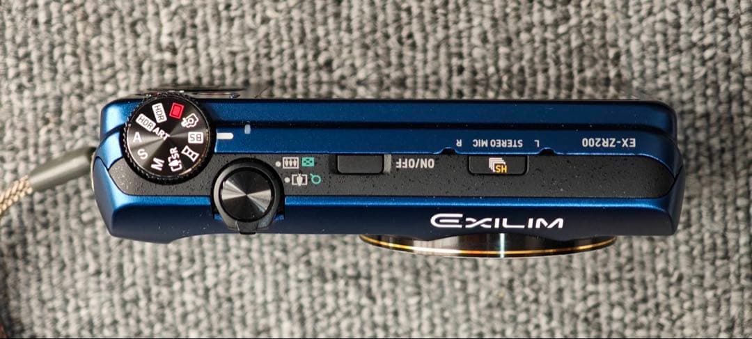 【美品】CASIO EXILIM EX-ZR200 コンパクトデジタルカメラ