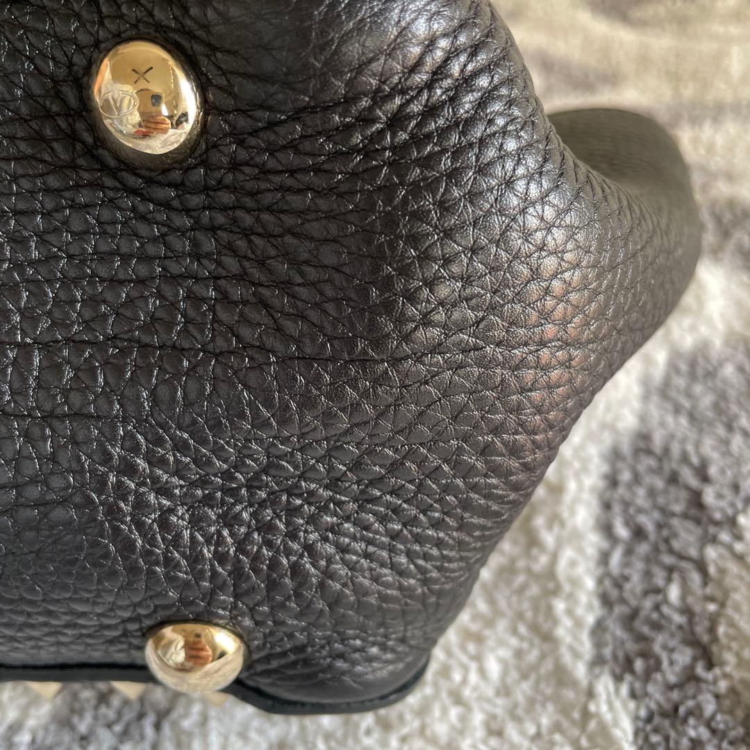 超美品　VALENTINO ヴァレンティノスタッズ付きショルダーバッグ2WEY