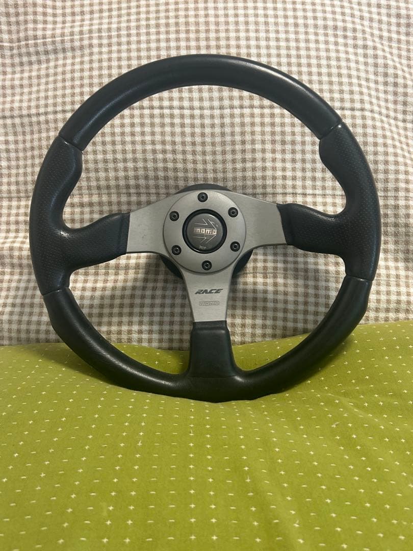 MOMO ステアリング RACE 35φ ボス付き