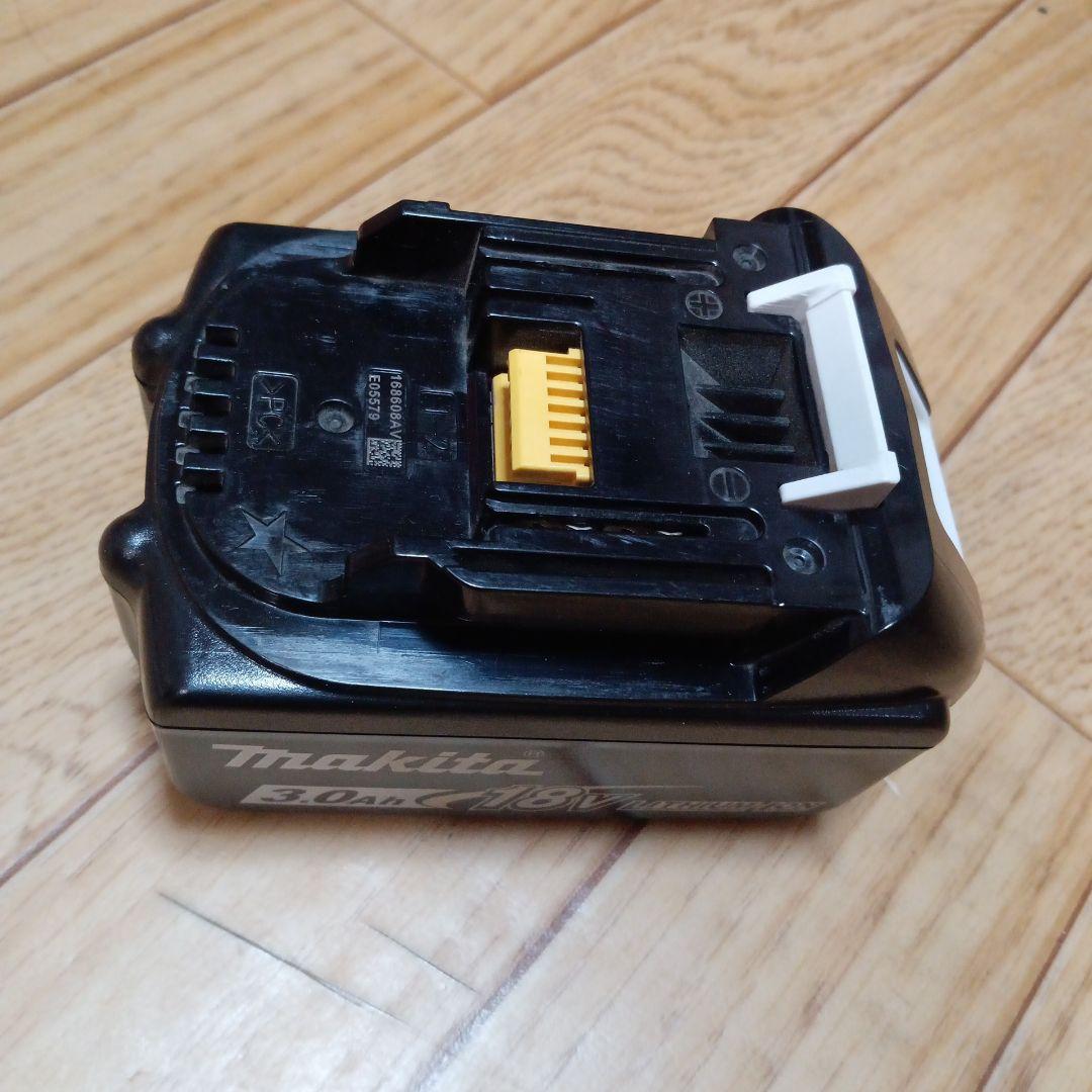 マキタ18V充電式クリーナーCL182FD 純正バッテリー、純正急速充電器付