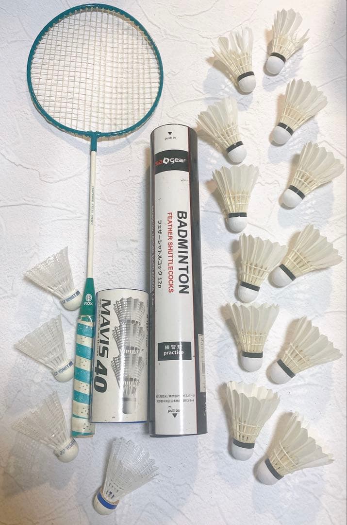 バドミントン ラケットまとめ売り！みなさんでどうぞ！