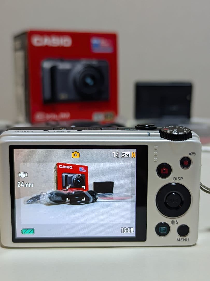 CASIO EX-ZR100 高速連写 光学12.5倍ズーム 美品