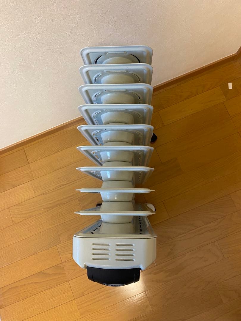 デロンギ オイルヒーター 9フィン サーモスタット付 H771015EFSN美品