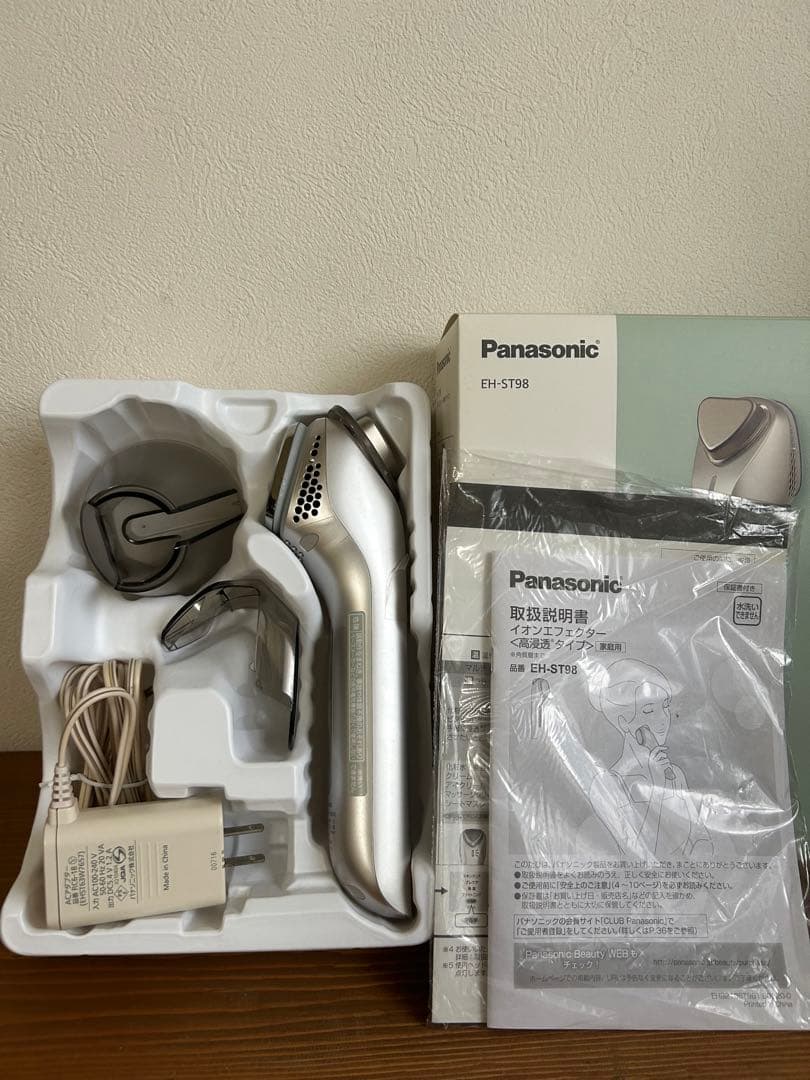 Panasonic 美顔器　イオンエフェクター　EH-ST98-N GOLD