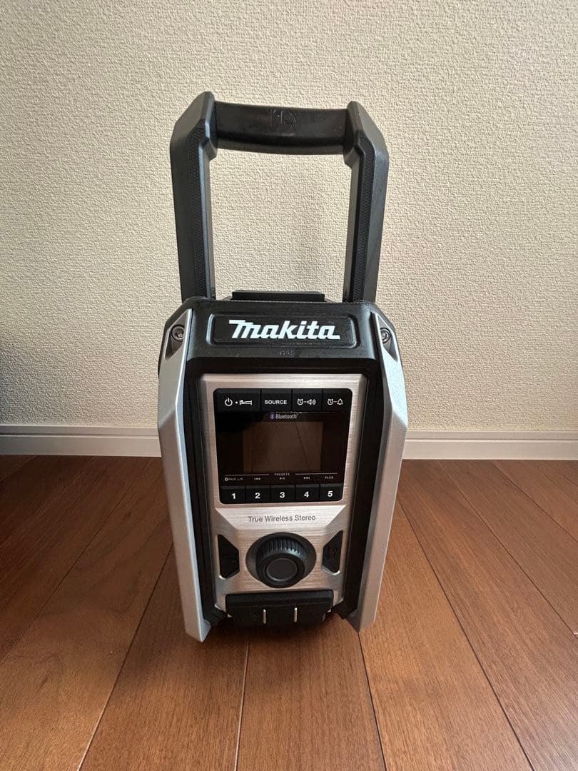 マキタ　Makita True Wireless Stereo ラジオ
