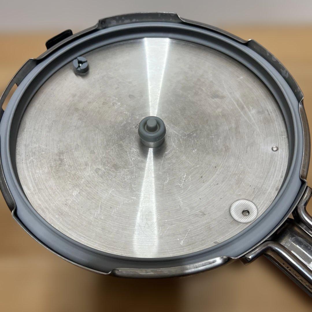 タッパーウエアステンレス圧力鍋 5L