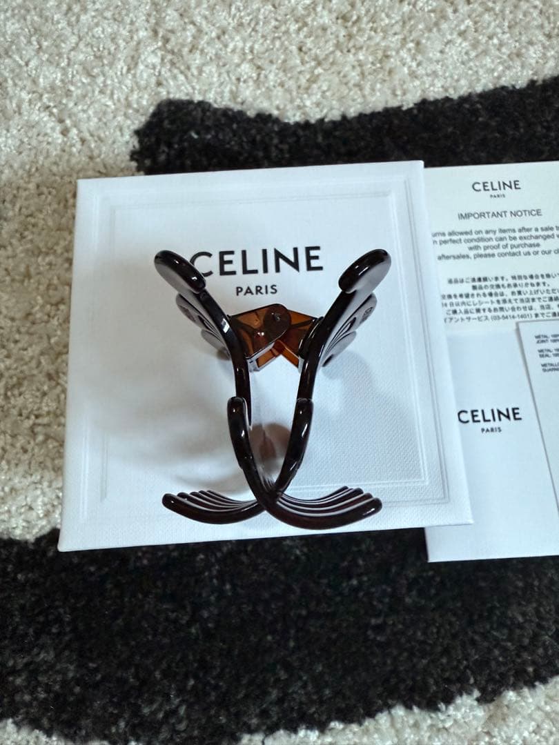 セリーヌ*CELINE*トリオンフ ヘアクリップ
