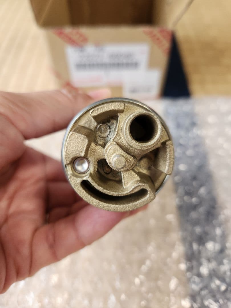 トヨタ純正　燃料ポンプ　フューエルポンプ23221-66040