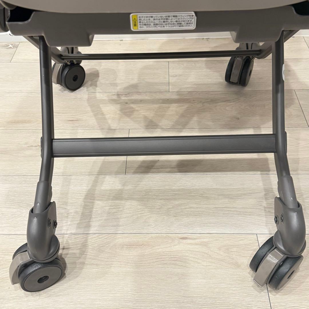 Combi ネムリラ AUTO SWING BEDi ベージュ おやすみドーム