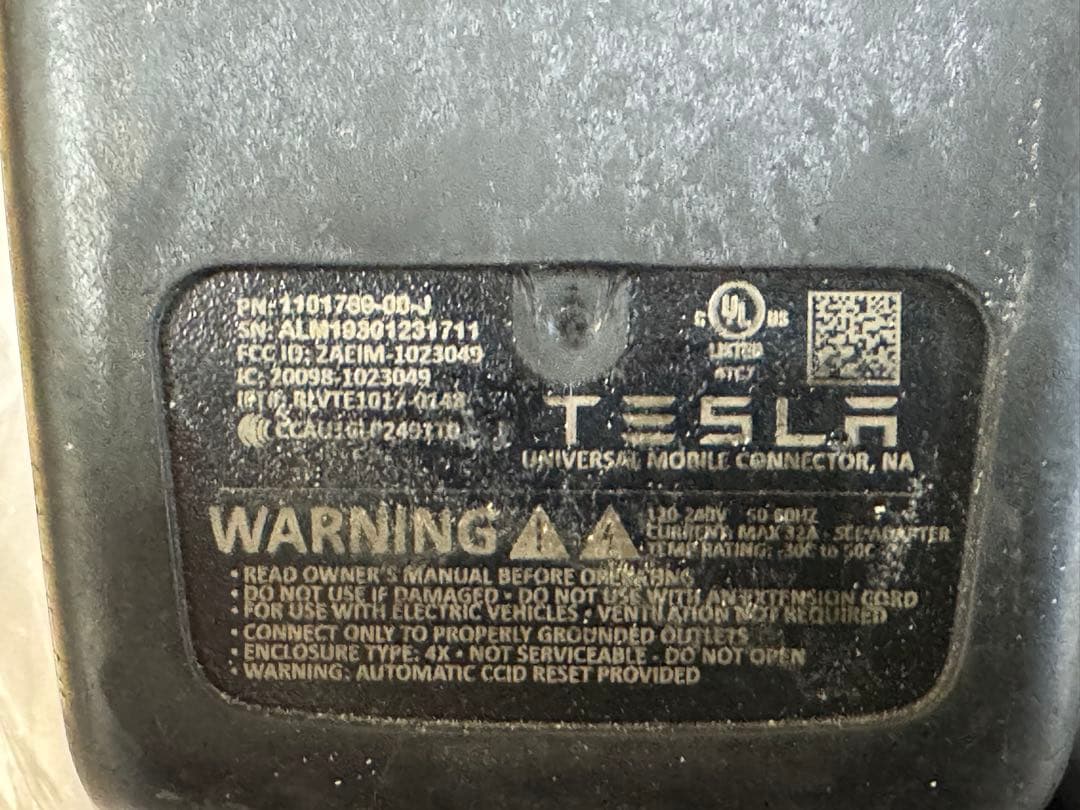 TESLA純正　充電ケーブル　モバイルコネクター　チャージャーケーブル