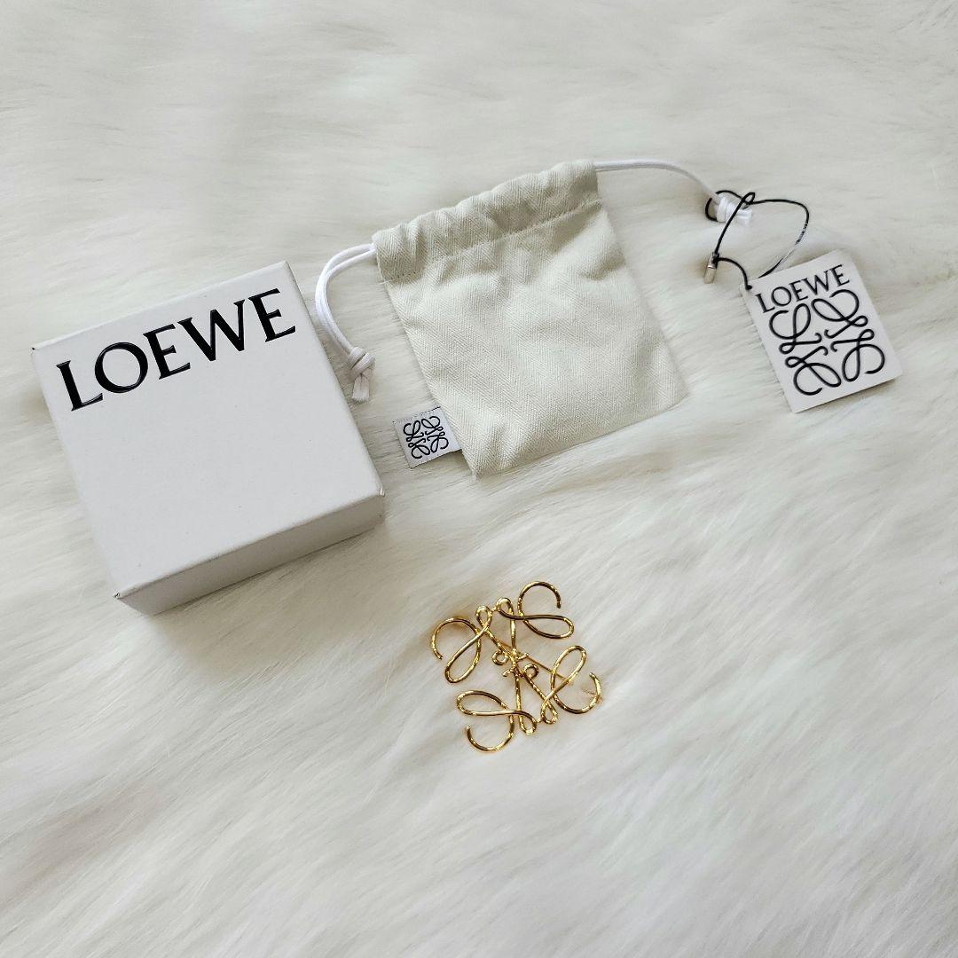 国内正規店購入☆新品☆LOEWE　アナグラムブローチ　ゴールド