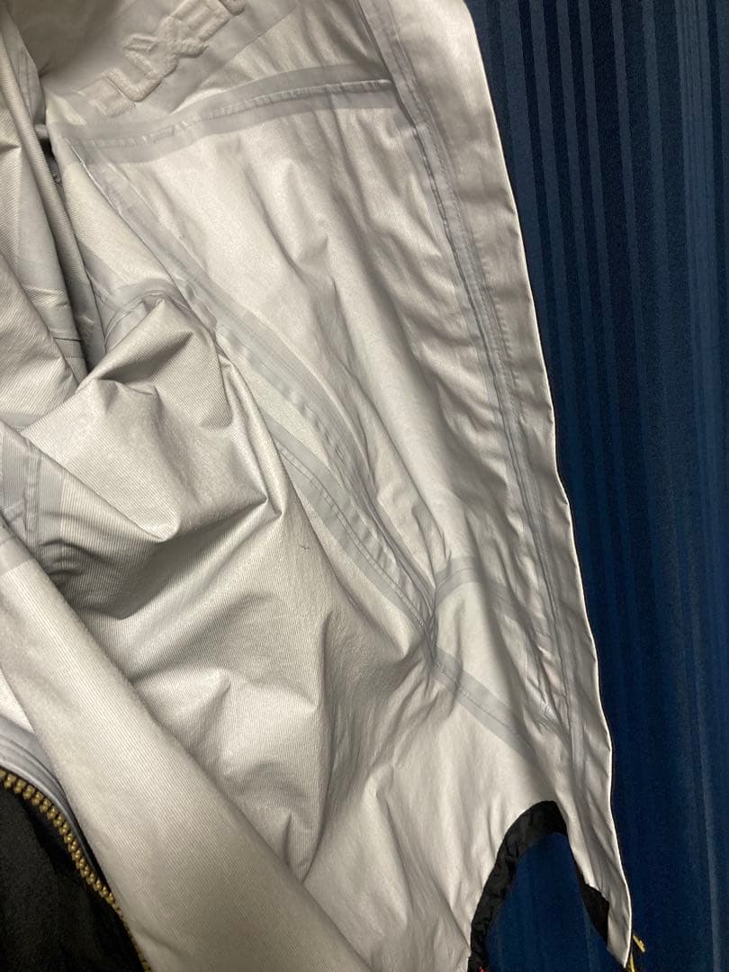 シマノ ネクサスDSタフレインスーツ RA-124S Lサイズ　ブラック