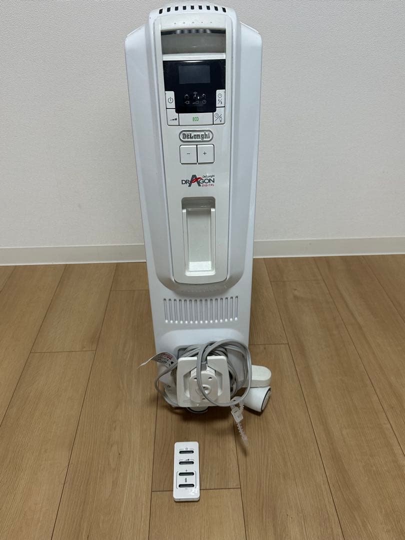 DeLonghi Dragon デジタルオイルヒーター 白