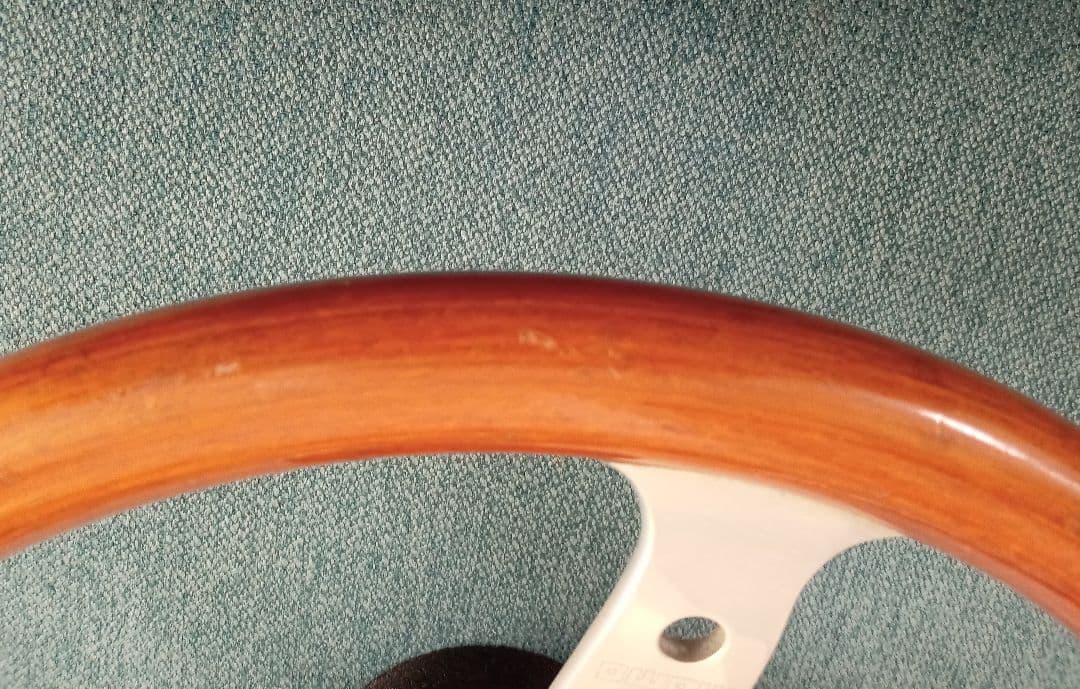 MOMO Super INDYステアリングハンドル　TRDホーンボタン1985年