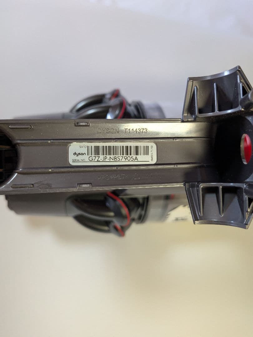 ie905　58分　ダイソン　コードレス　SV12　稼働品　分解洗浄済　動作保証