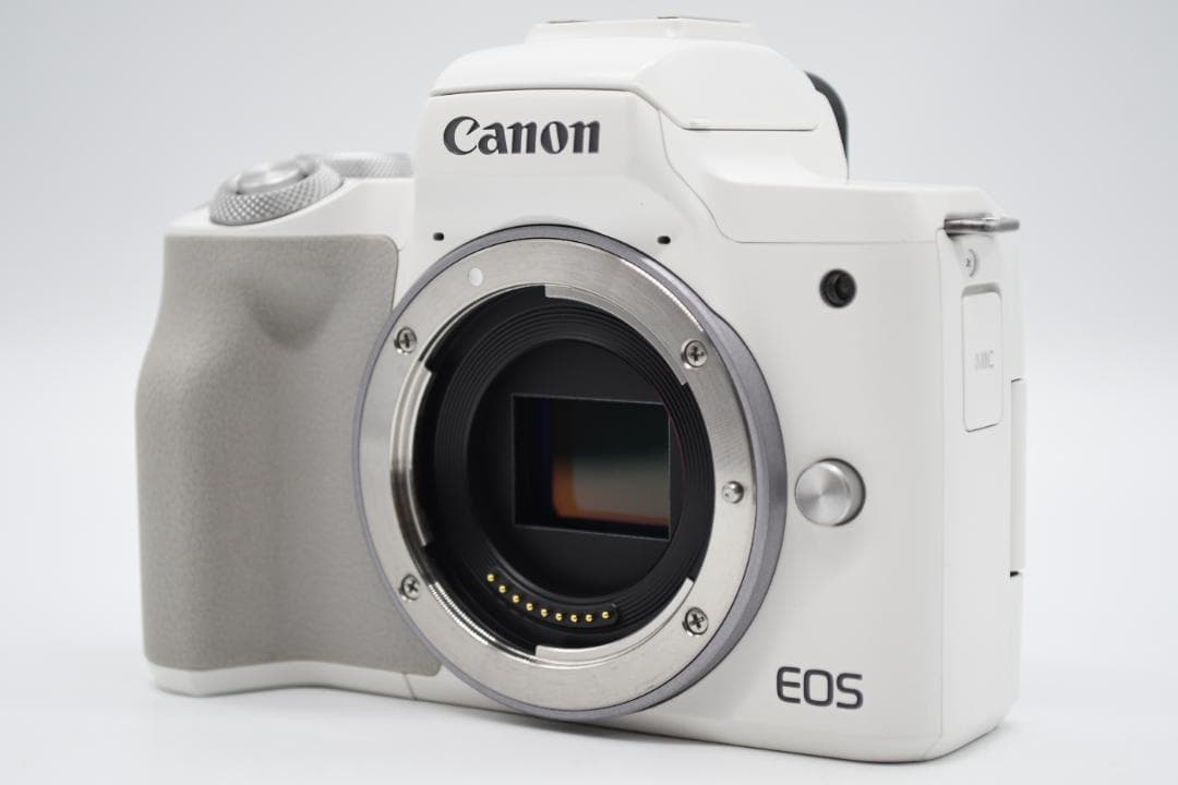 美品　Canon EOS Kiss M2 最新機種♪4K＆自撮り＆wifi搭載♪