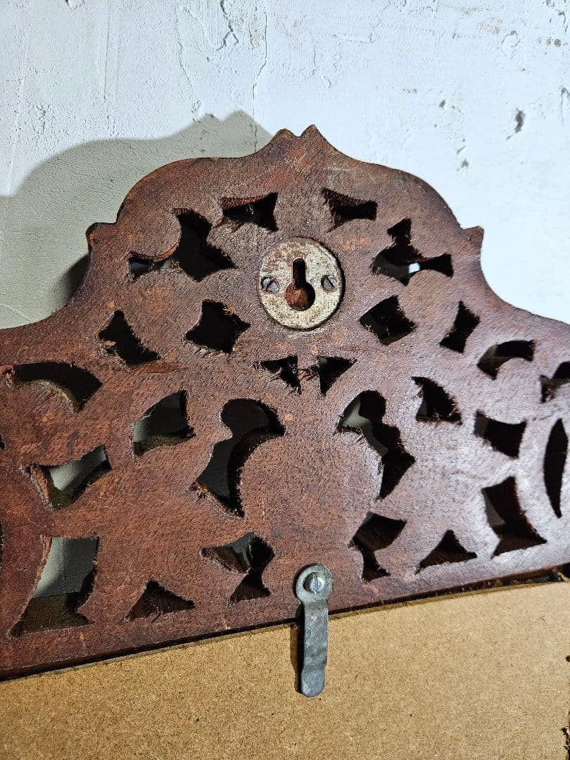 フランスアンティーク 木彫りのウォールミラー 壁掛け 鏡 木製 植物モチーフ