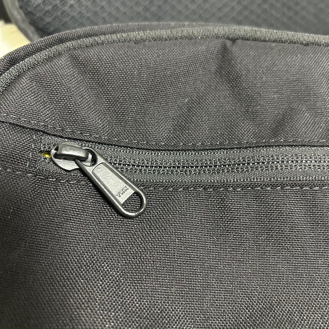 【極美品】Hugoo ハグーヒップシートショルダーバッグ　ベビースリング抱っこ紐