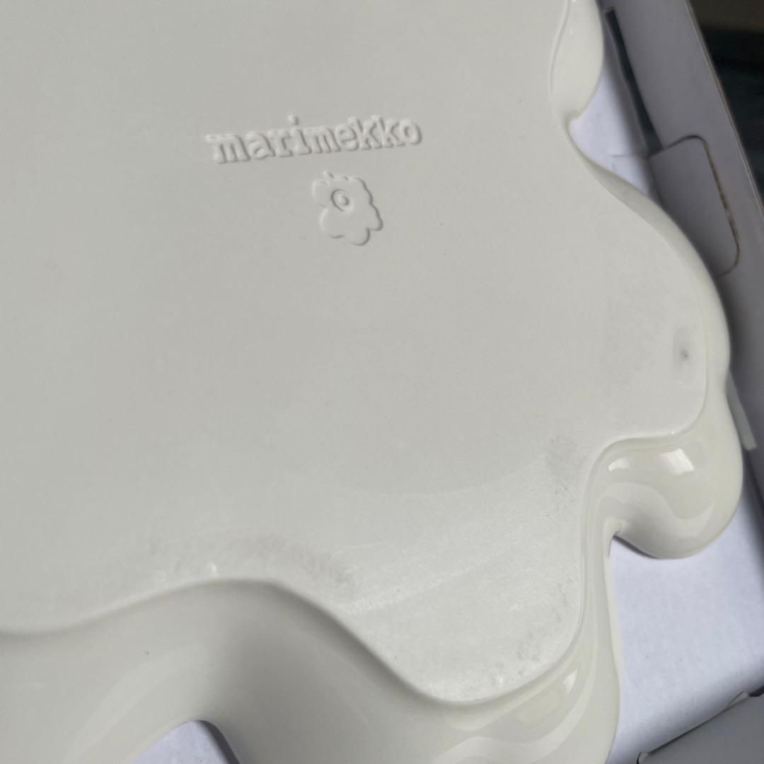 新品未使用　マリメッコ ウニッコ　プレート　ホワイト
