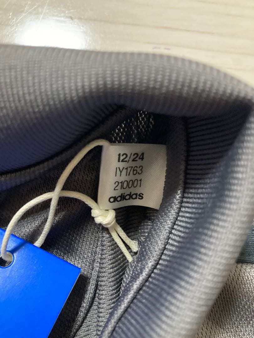 【新品未使用タグ付き】レアルマドリード 24-25 3rdサードユニフォーム