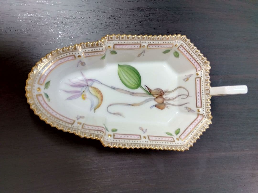 ロイヤルコペンハーゲンフローラダニカ