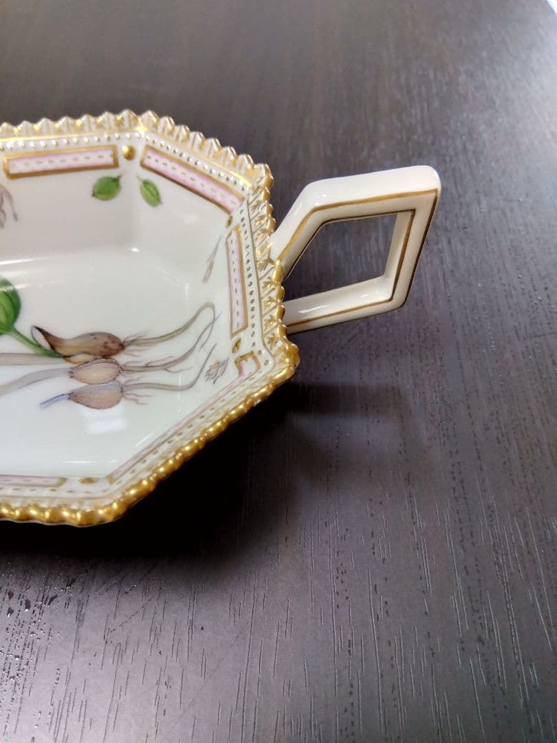 ロイヤルコペンハーゲンフローラダニカ