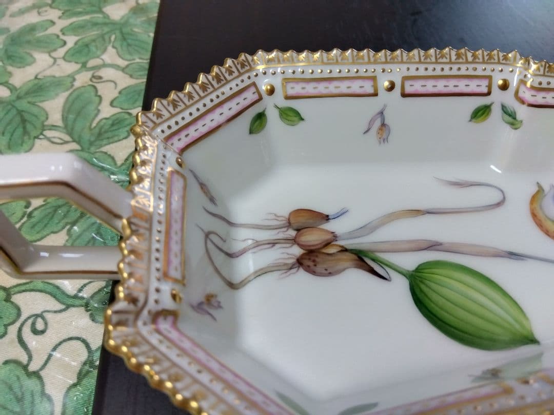 ロイヤルコペンハーゲンフローラダニカ