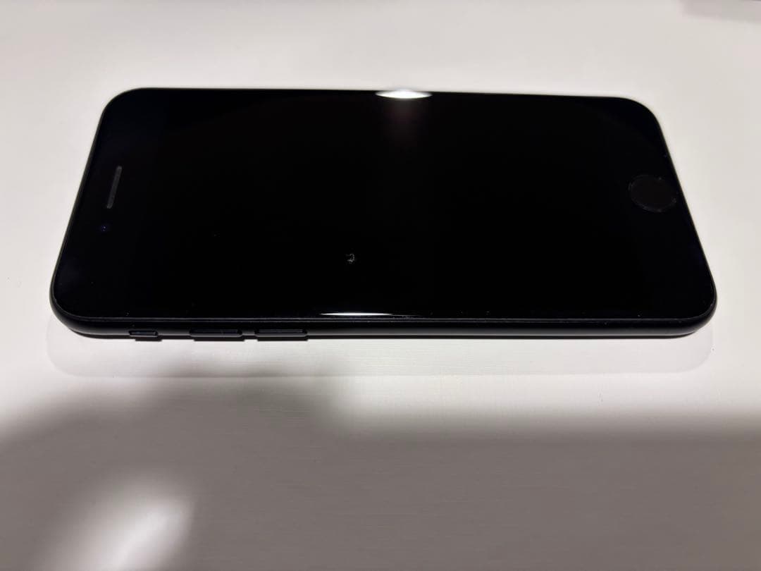 iPhone SE 第2世代 64GBブラック バッテリー最大容量83%