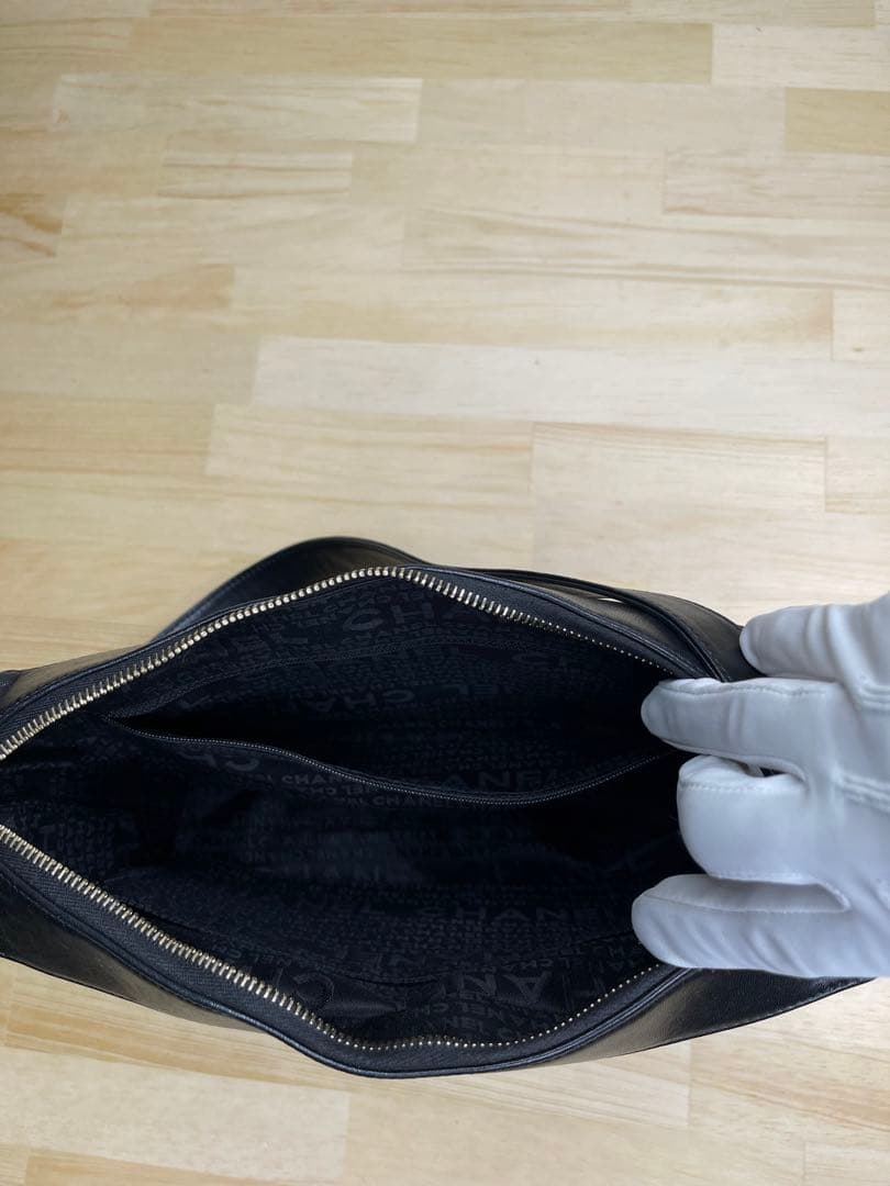 CHANEL 黒 レザー ショルダーバッグ キルティング