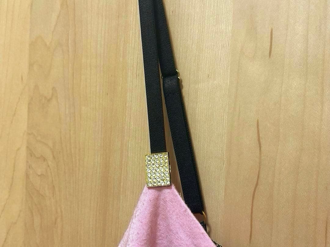 GOLDS♡リボンブローチ付き♡総レース♡肩紐ビジュープレート♡キャミトップス