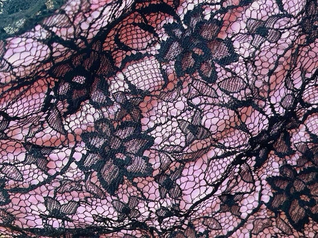 GOLDS♡リボンブローチ付き♡総レース♡肩紐ビジュープレート♡キャミトップス