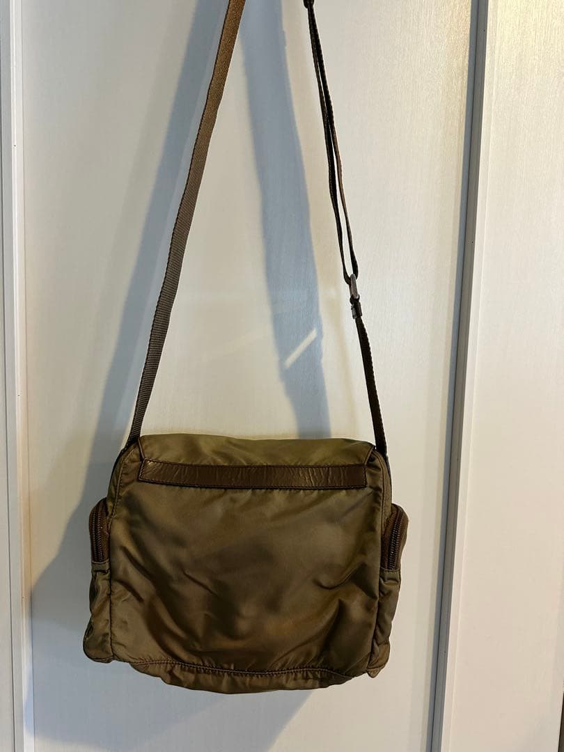 PRADA オリーブグリーン ショルダーバッグ