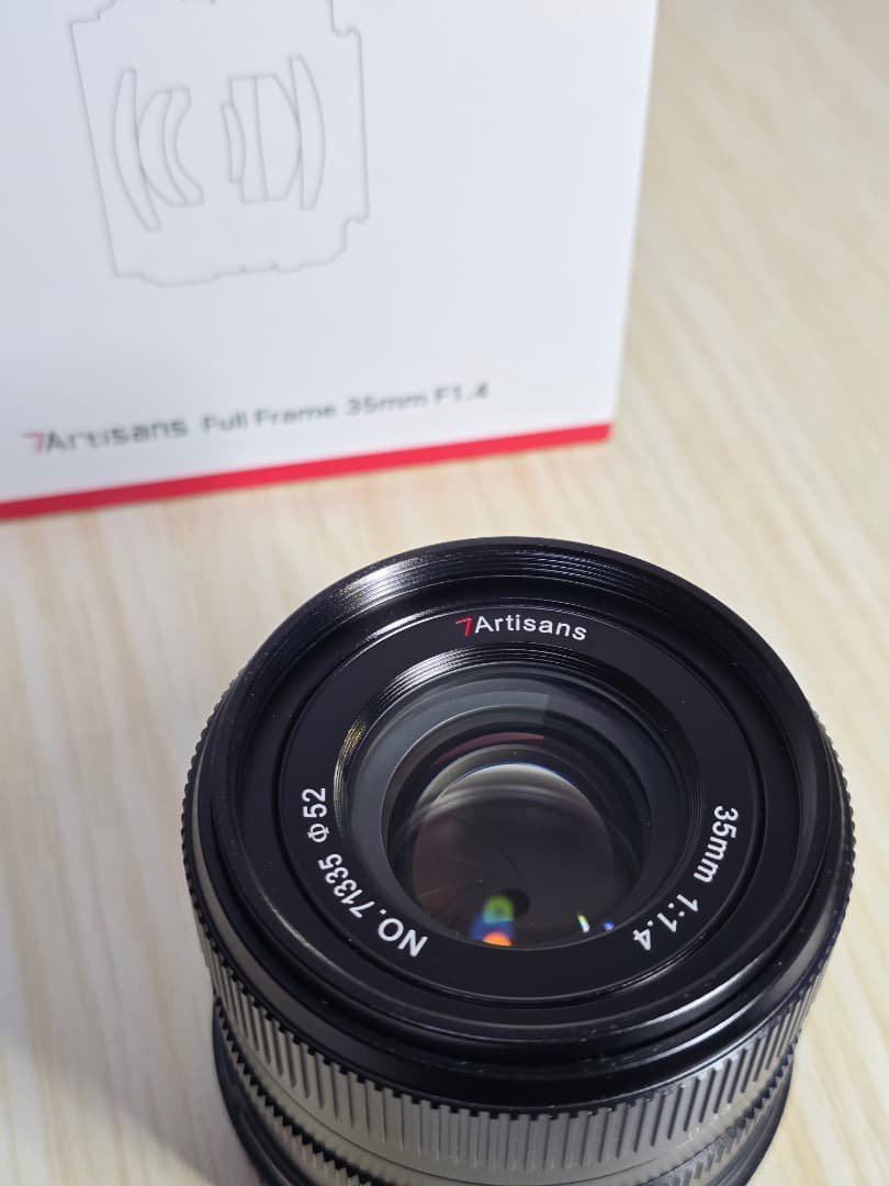 7Artisans 35mm F1.4 単焦点レンズ