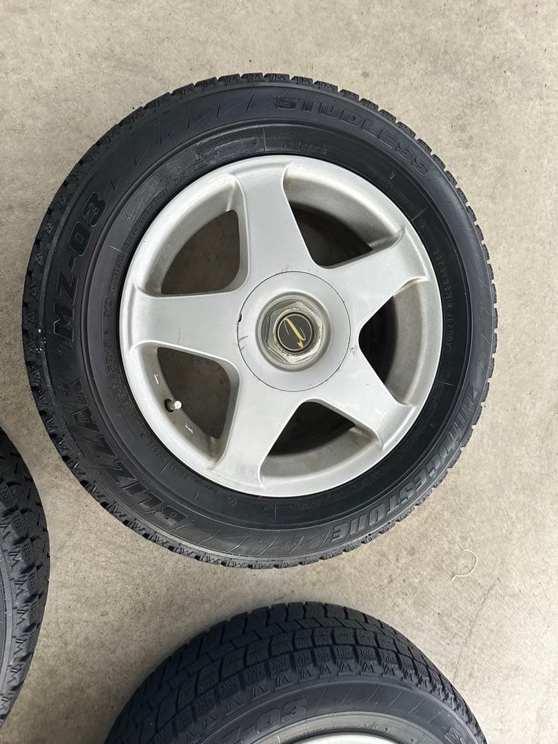 送料無料　195/65R15 冬タイヤブリヂストン　プリウスから取外